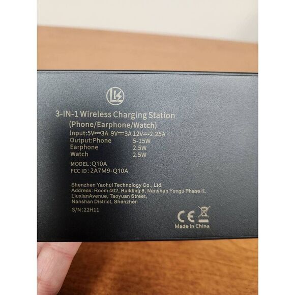 3 in 1 wireless charging station for phone, watch or earphones. In Box, used onc - Picture 5 of 5